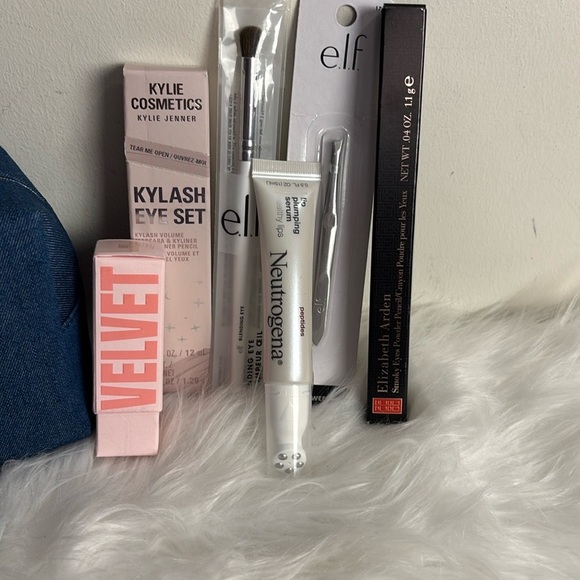 Dior Blue Denim Makeup Bag with Beauty Products - Picture 2 of 16